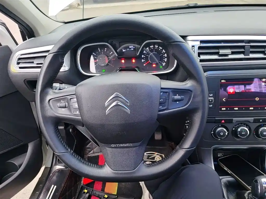 Citroen C4 2018 — фото 11