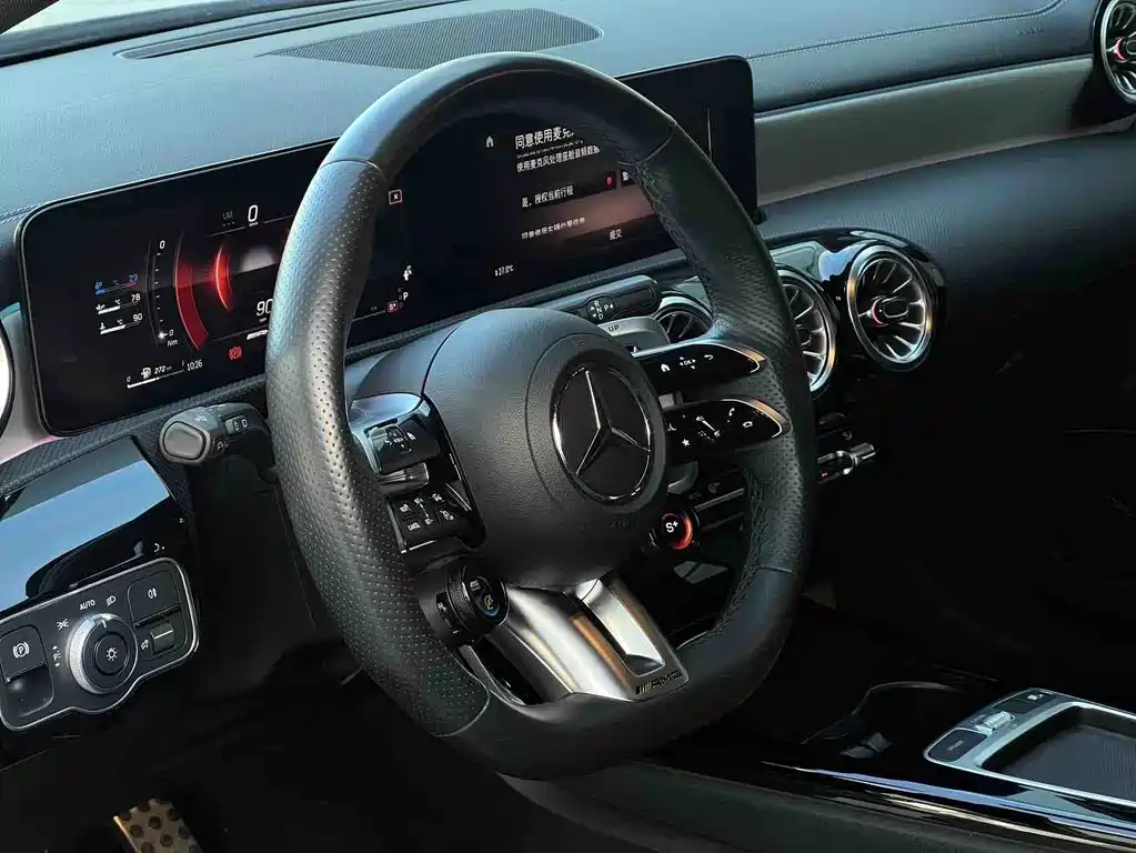 Mercedes-Benz A-Class AMG 2023 — фото 7