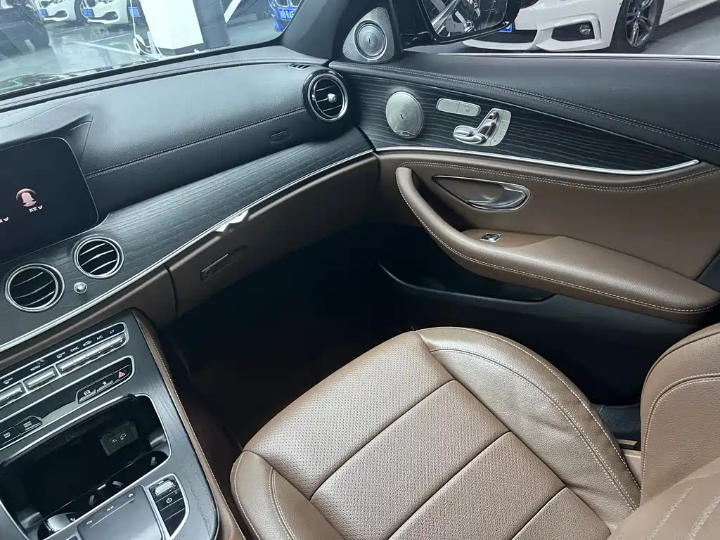 Mercedes-Benz E-Class 2020 — фото 9