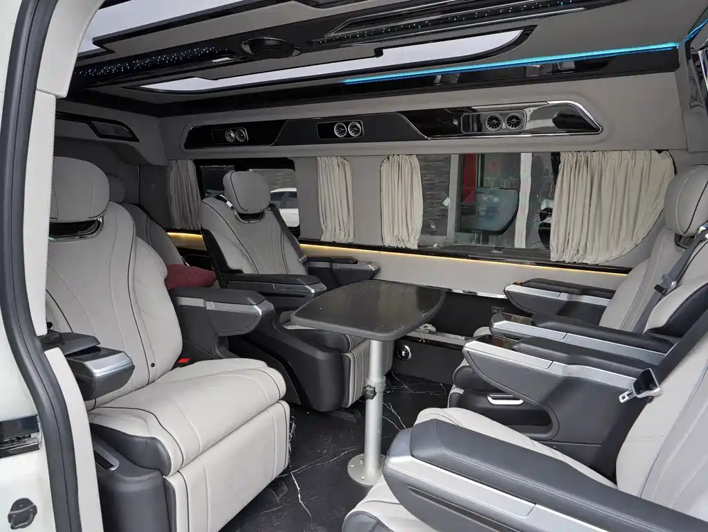 Toyota Hiace 2024 — фото 33