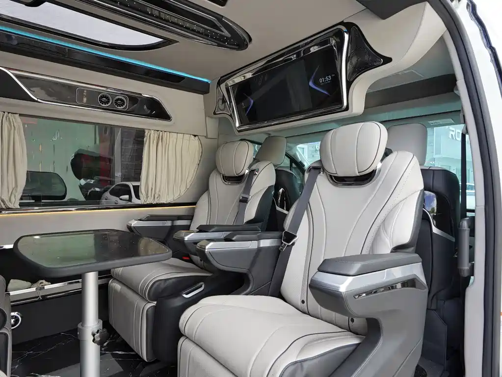 Toyota Hiace 2024 — фото 34
