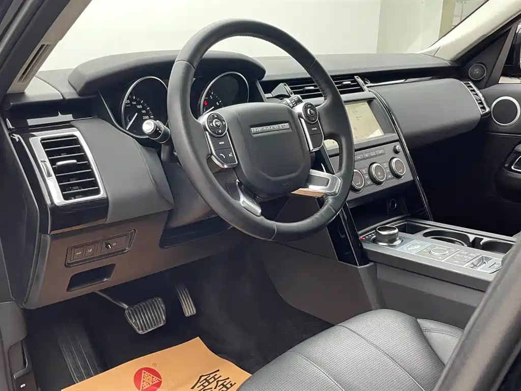 Land Rover Discovery 2018 — фото 14
