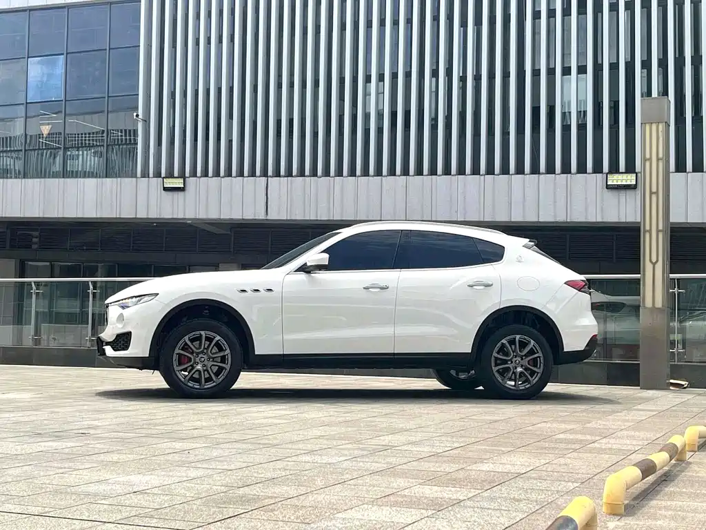 Maserati Levante 2020 — фото 12