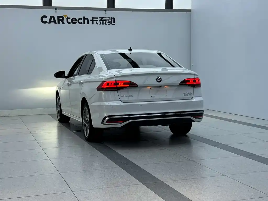 Volkswagen Bora 2023