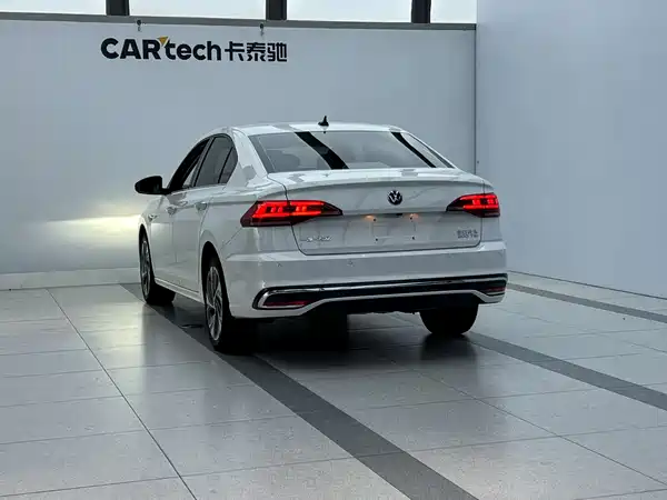 Volkswagen Bora 2023
