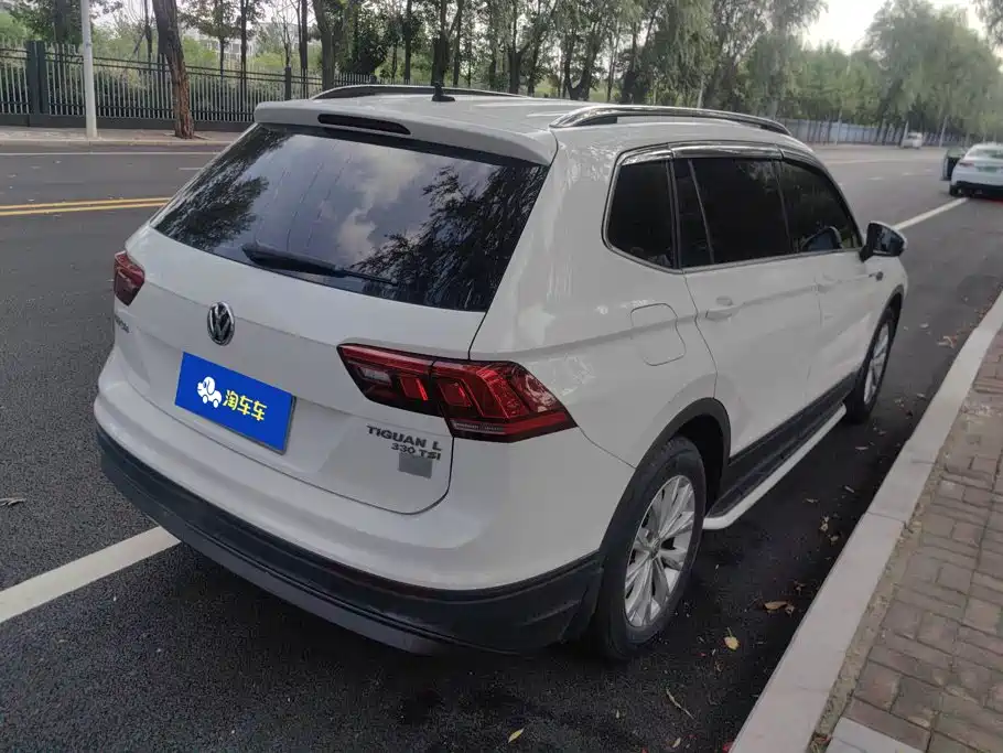 Volkswagen Tiguan L 2017 — фото 3