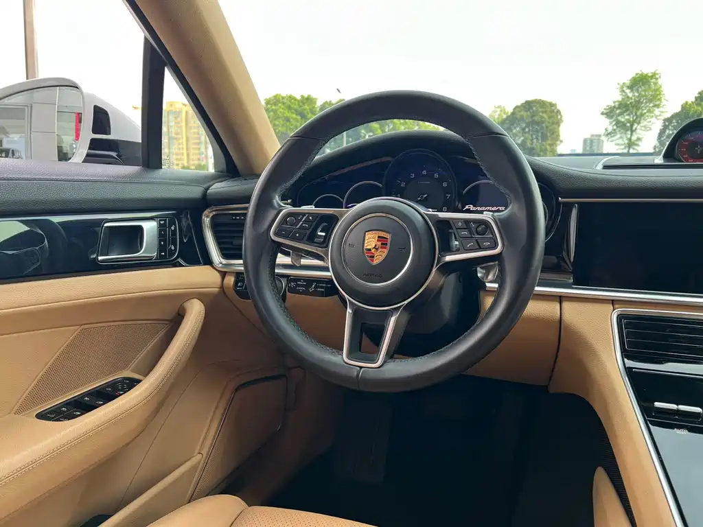 Porsche Panamera 2018 — фото 8