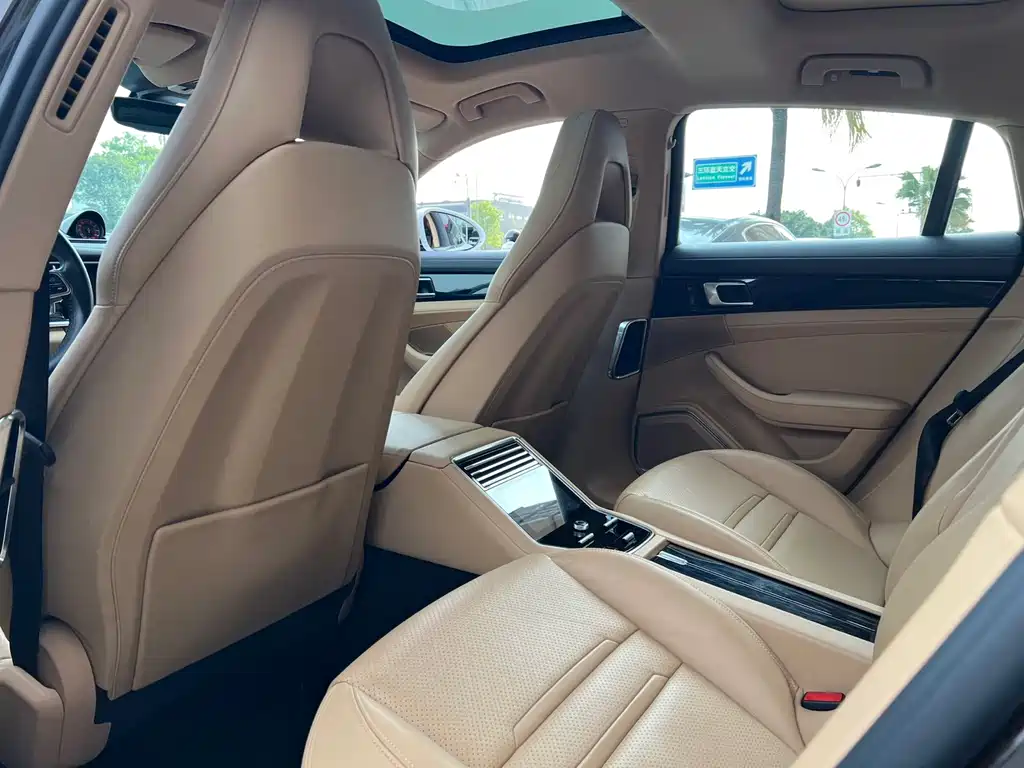 Porsche Panamera 2018 — фото 12