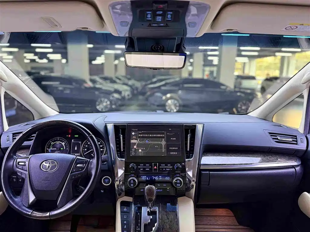 Toyota Vellfire 2021 — фото 15