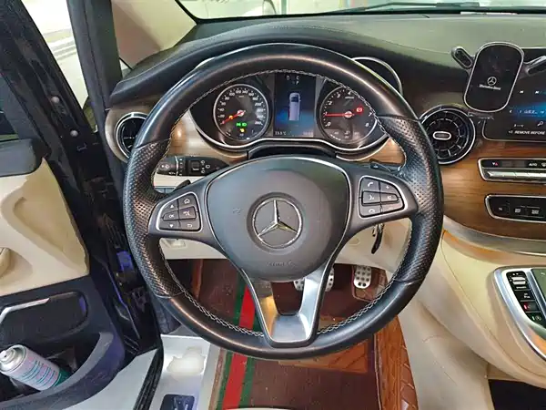Mercedes-Benz V-Class 2022