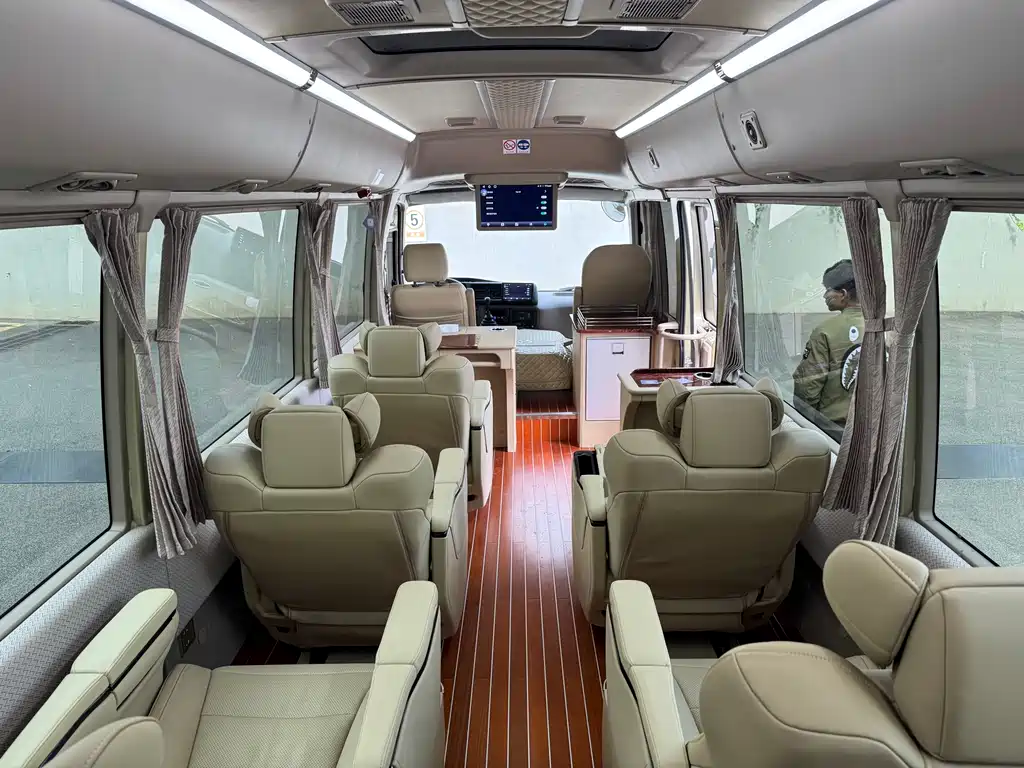 Toyota Coaster 2023 — фото 19