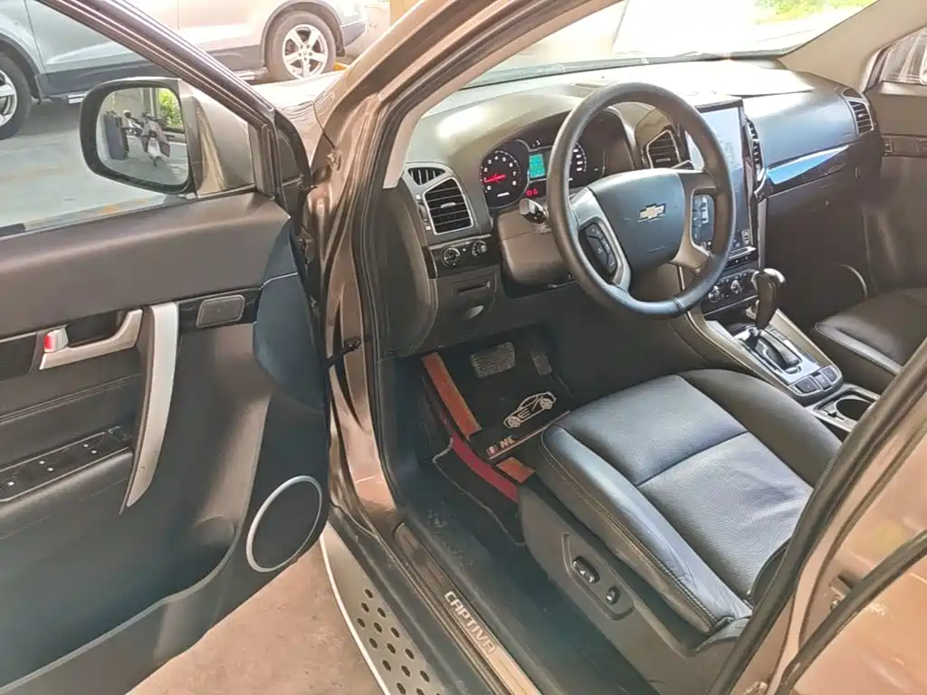 Chevrolet Captiva 2016 — фото 16