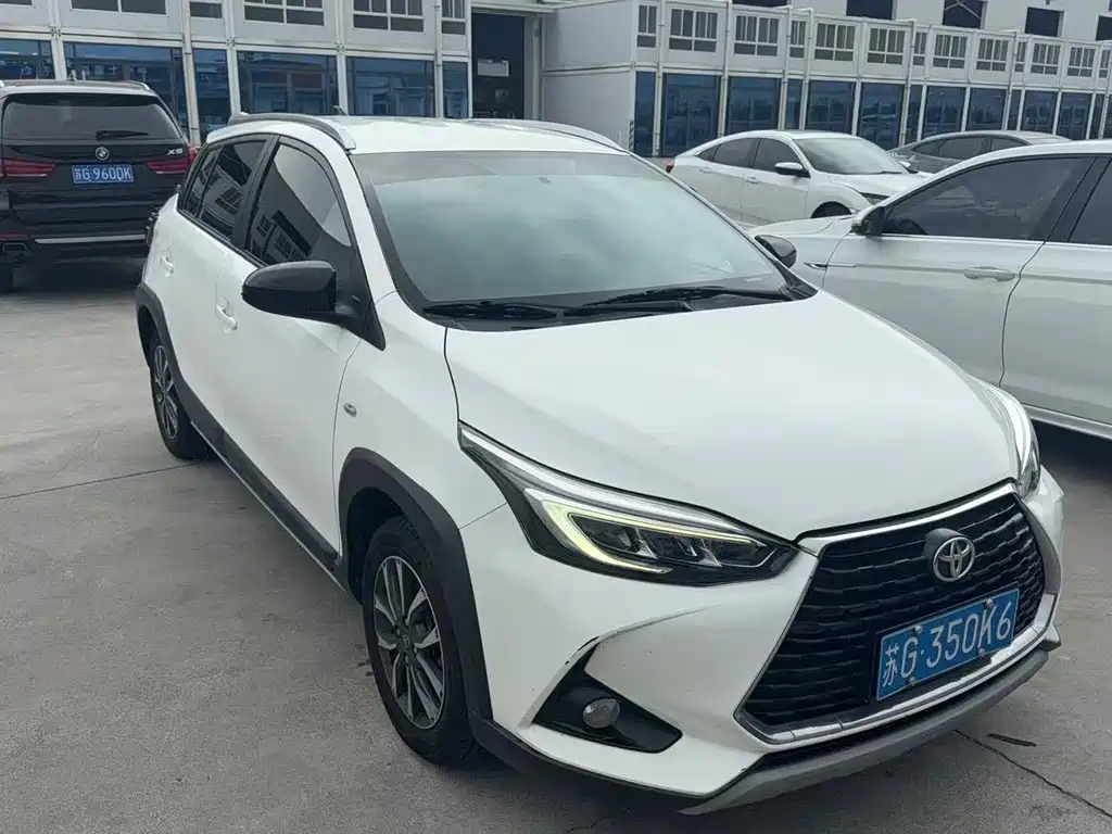 Toyota Yaris L 2022 — фото 3