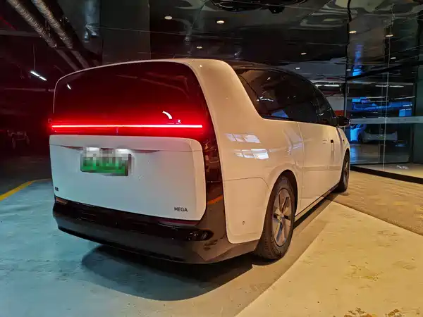 Li Auto MEGA 2025