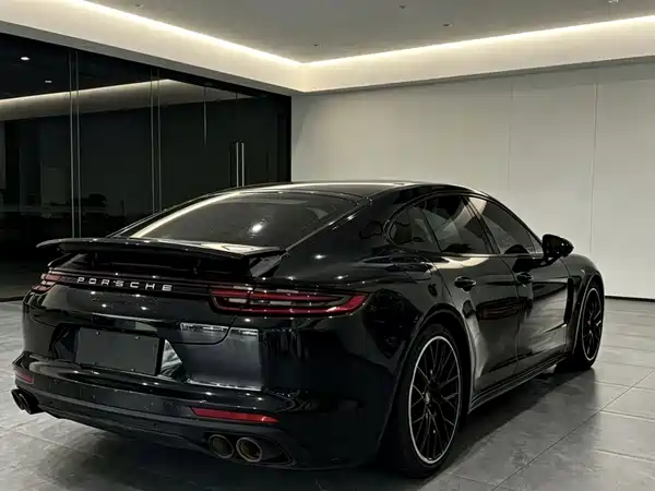Porsche Panamera 2019