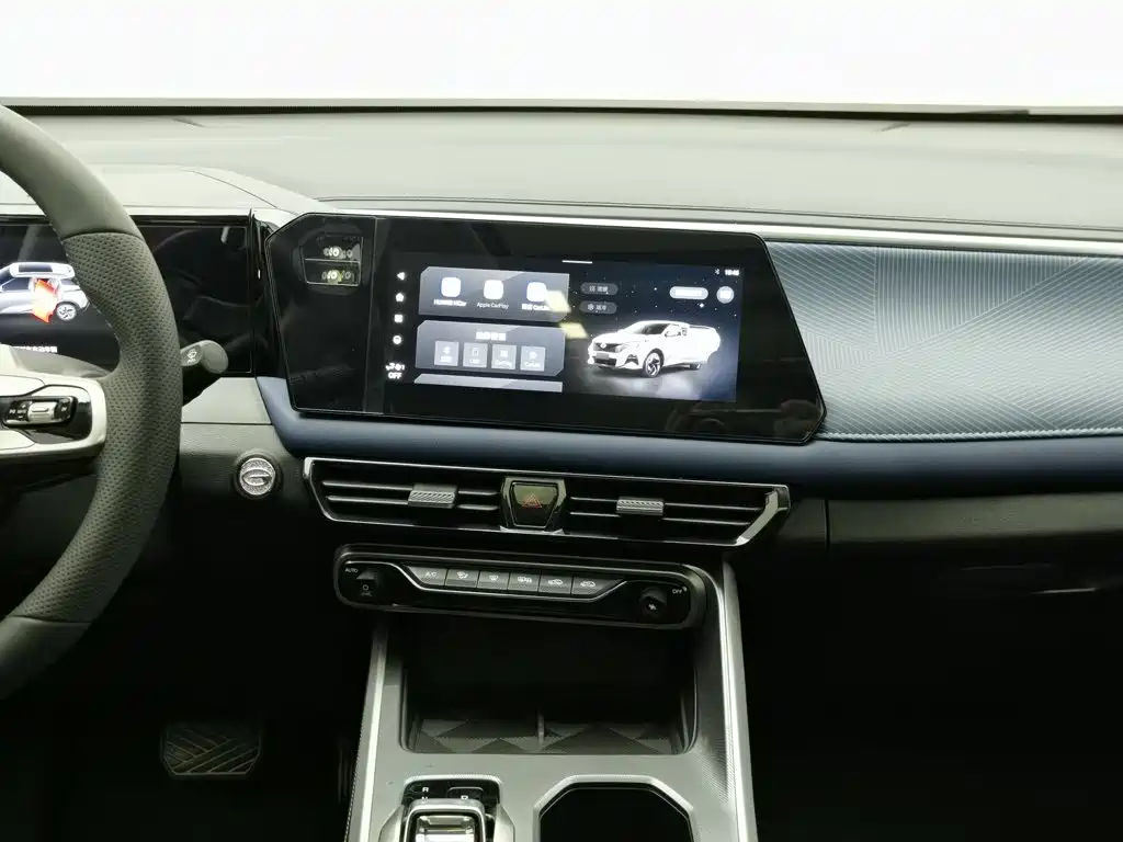 GAC Trumpchi GS3 2025 — фото 12