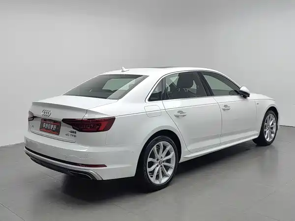 Audi A4L 2019