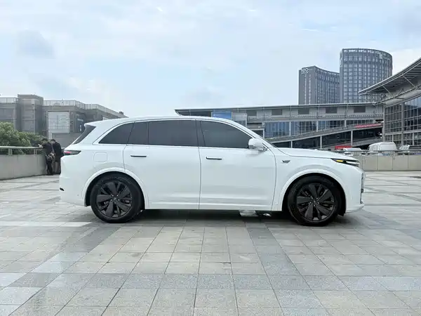 Li Auto L7 2025