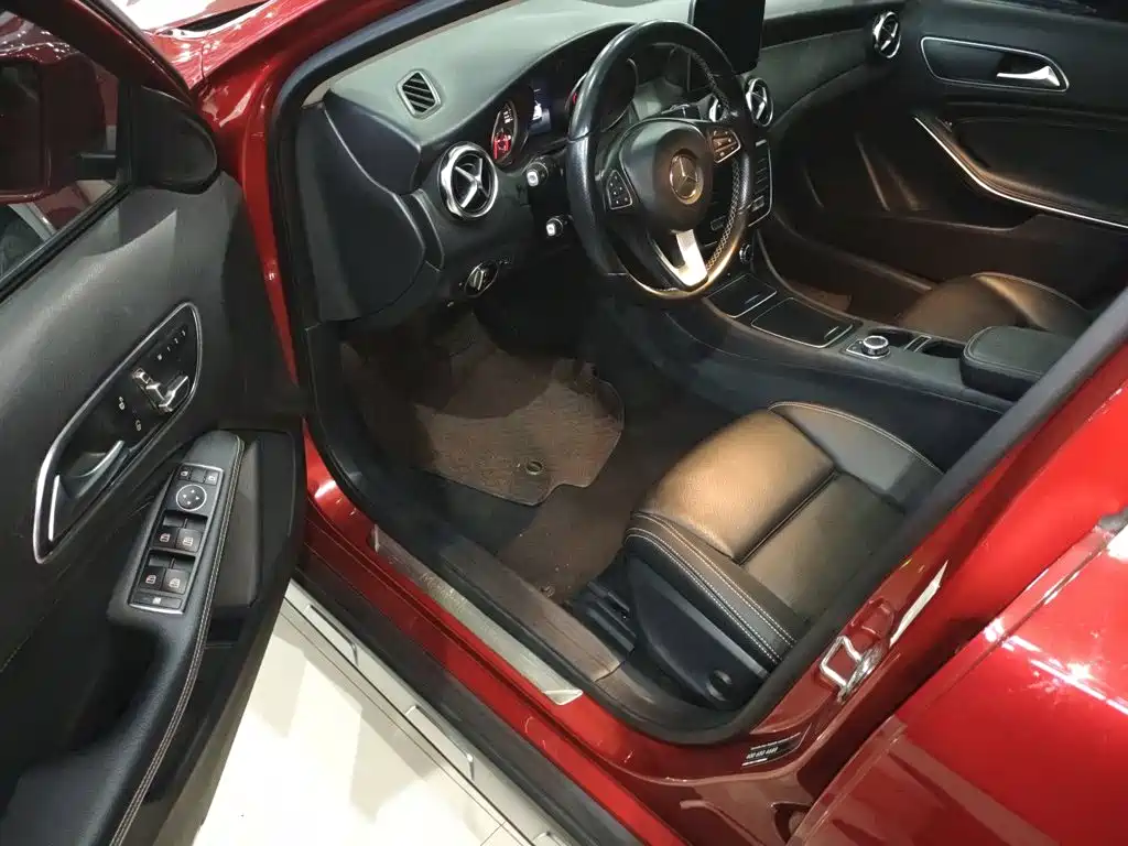 Mercedes-Benz GLA 2018 — фото 12