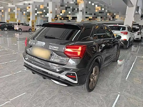 Audi Q2L 2021