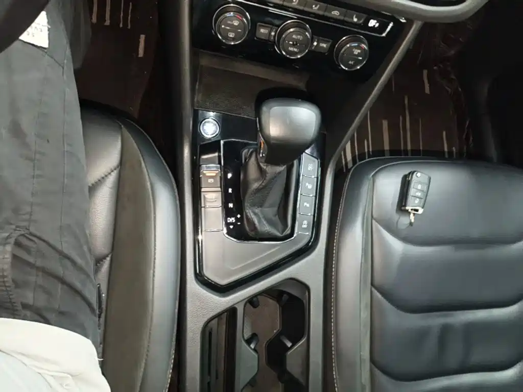 Volkswagen Tiguan L 2020 — фото 14
