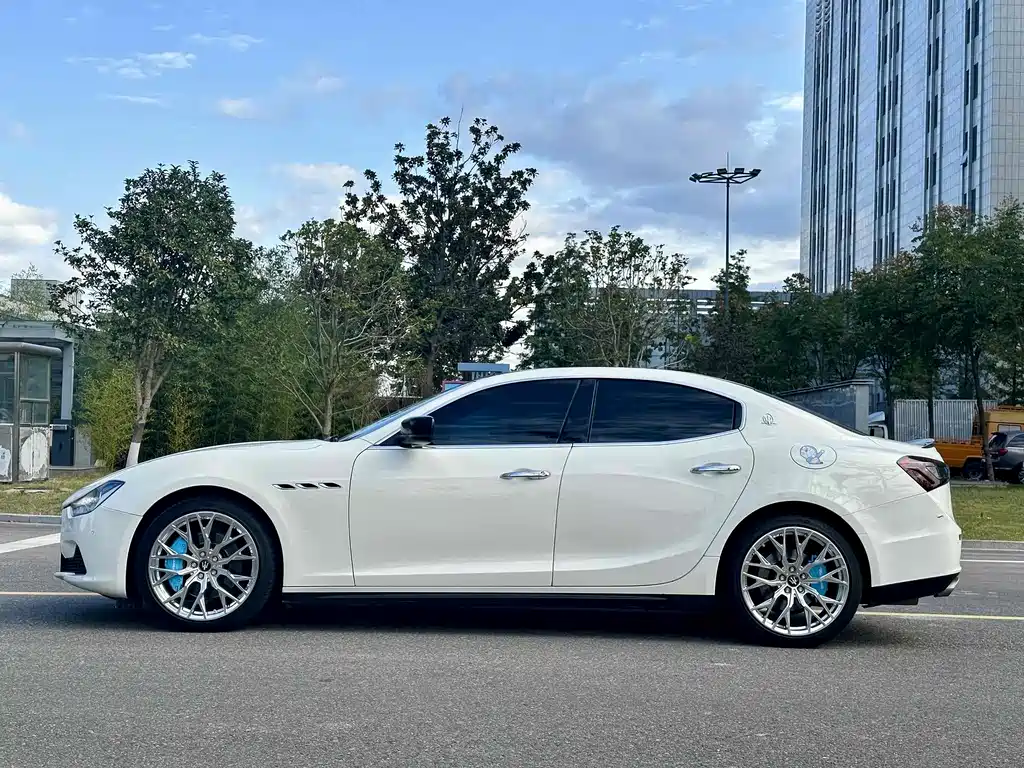 Maserati Ghibli 2016 — фото 11