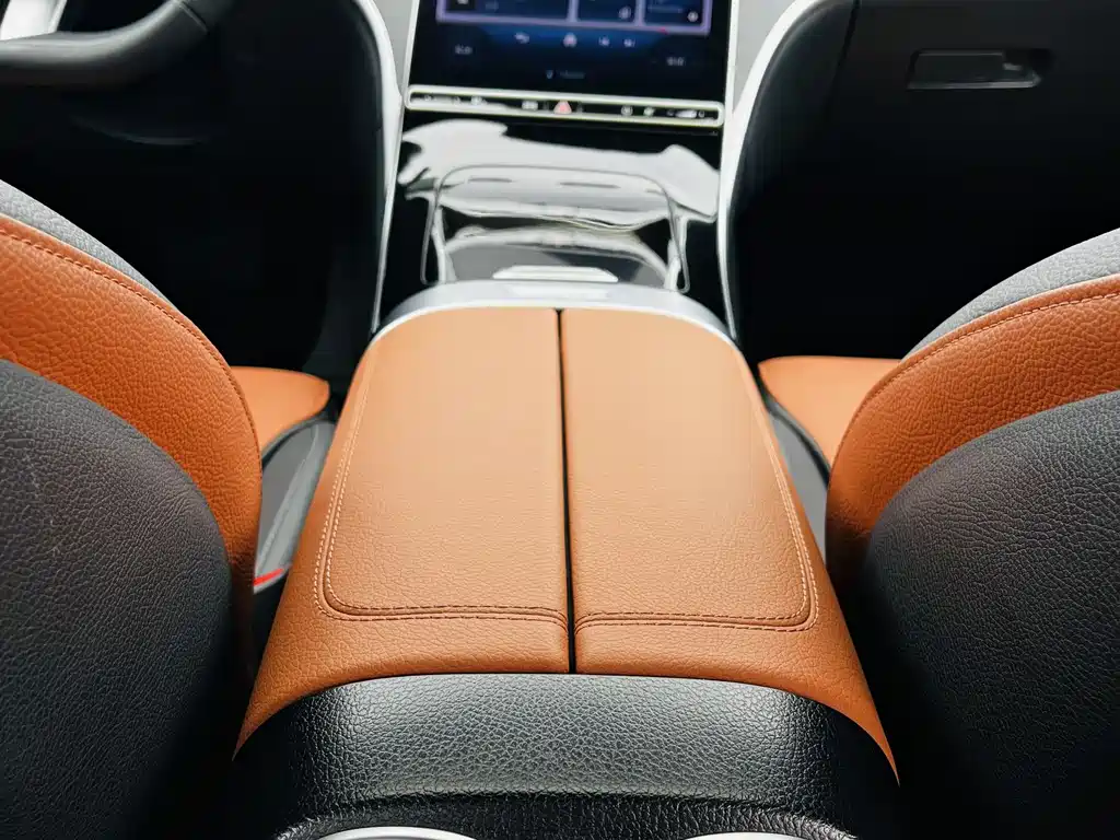 Mercedes-Benz C-Class 2023 — фото 19