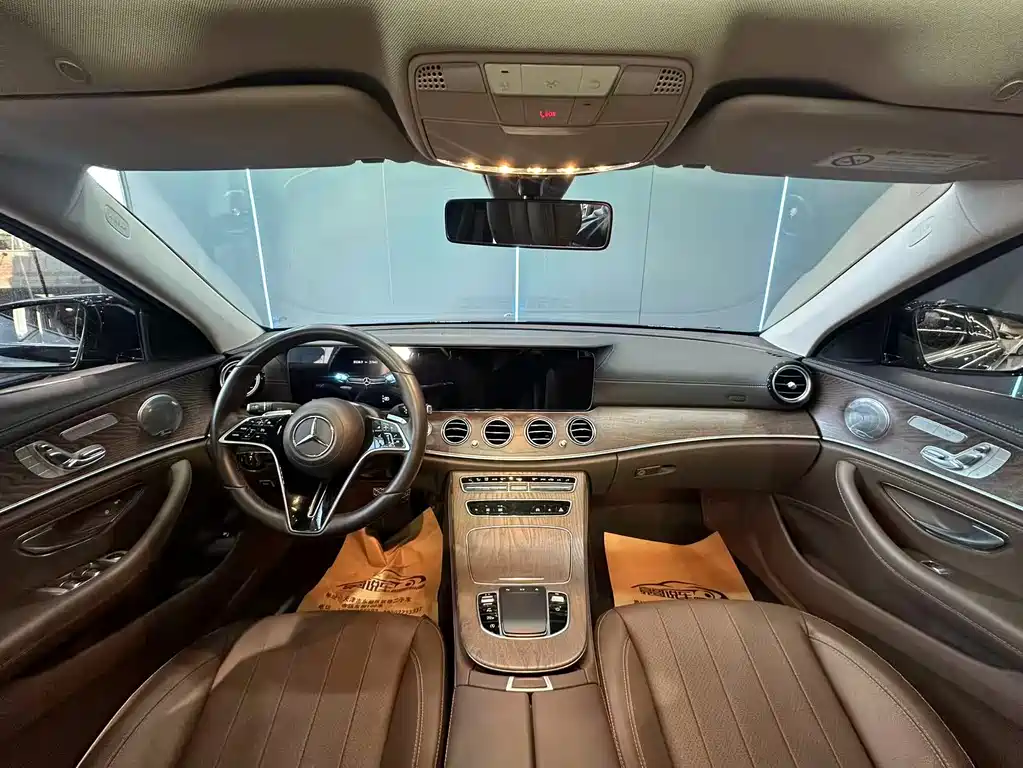 Mercedes-Benz E-Class 2023 — фото 9