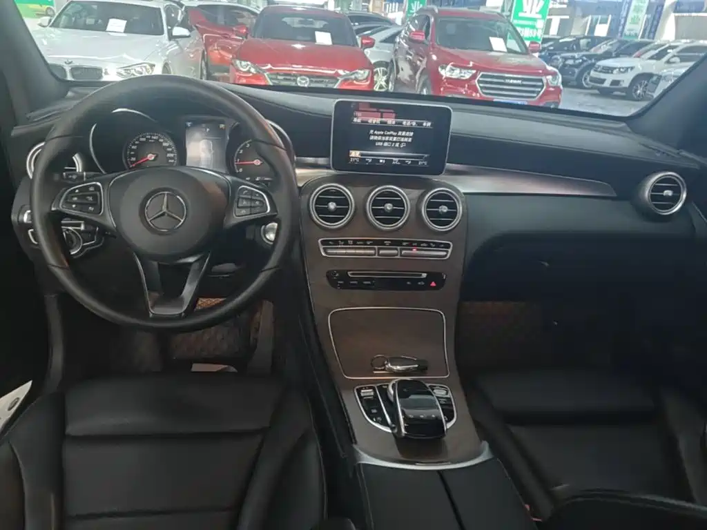 Mercedes-Benz GLC 2018 — фото 10