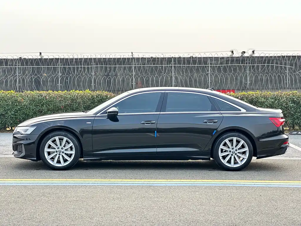 Audi A6L 2022 — фото 7