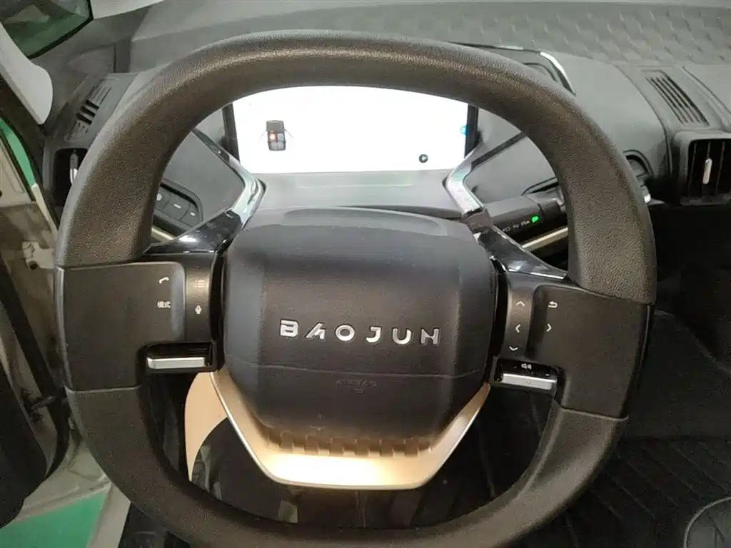 Baojun KiWi EV 2022 — фото 11