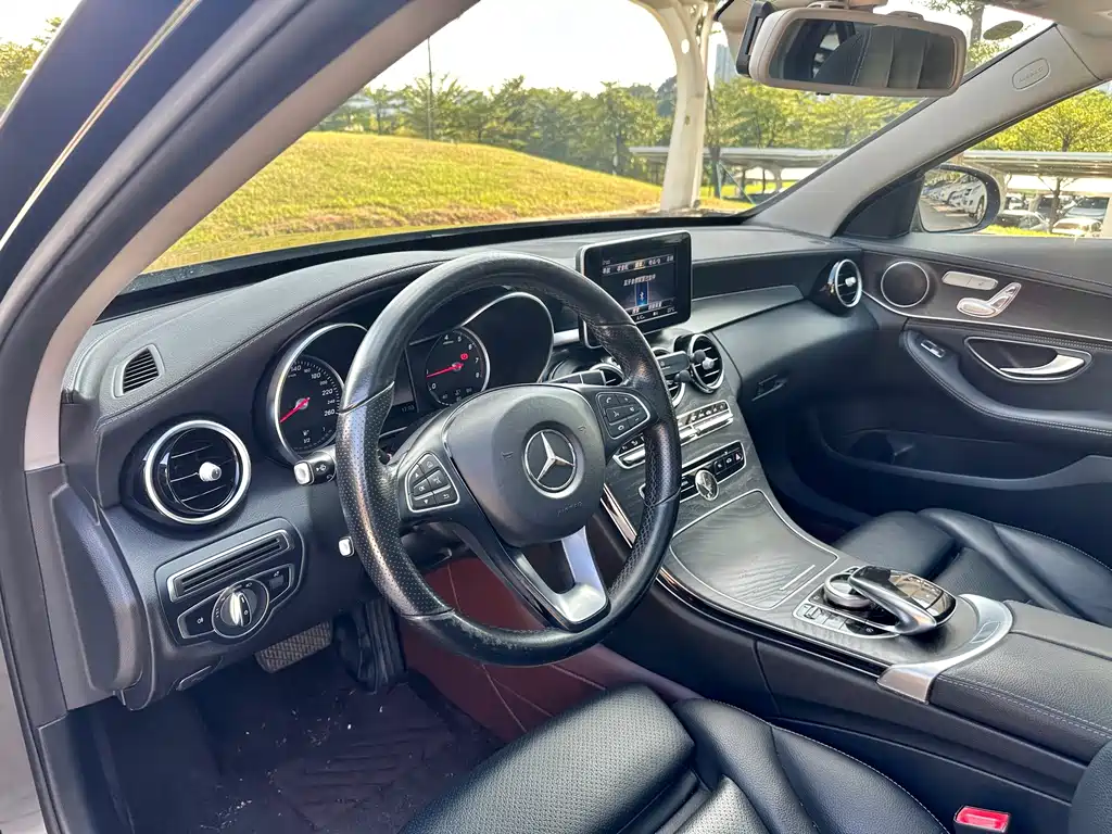 Mercedes-Benz C-Class 2018 — фото 15