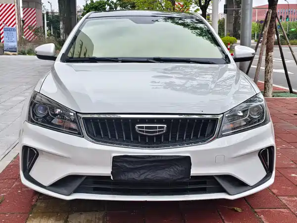 Geely Emgrand 2021