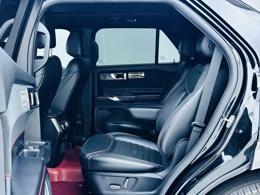 Ford Explorer 2022 — фото 14