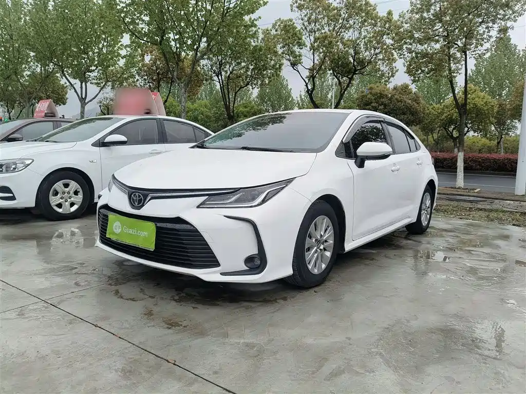Toyota Corolla 2022 — фото 1