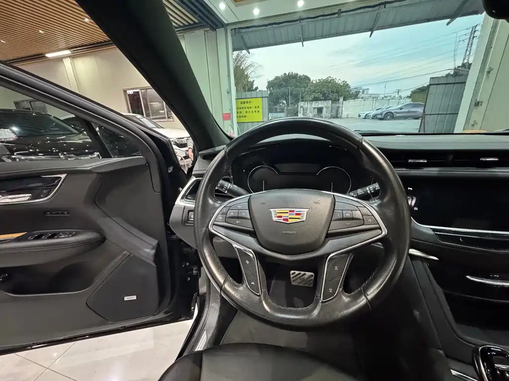 Cadillac XT5 2022 — фото 20