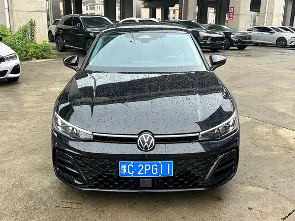 Volkswagen Passat 2025