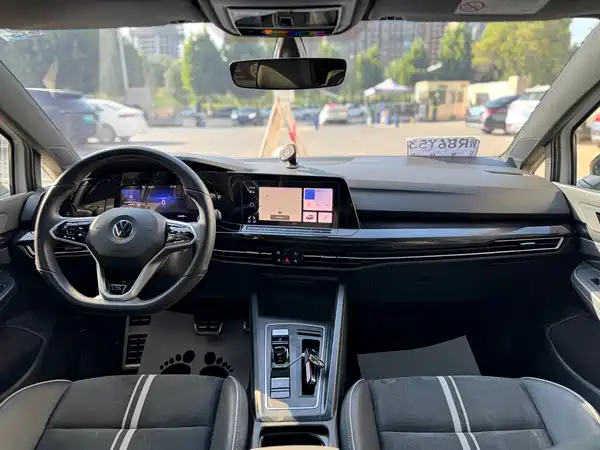 Volkswagen Golf 2023