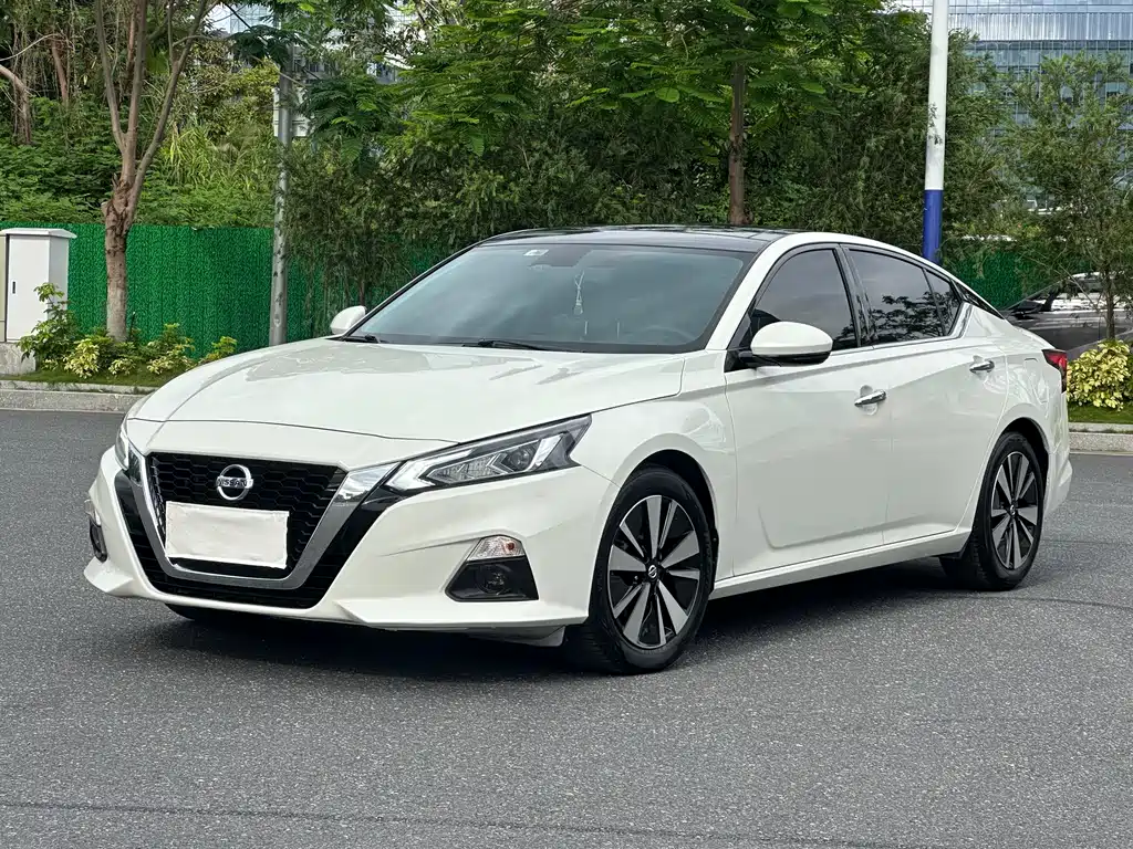 Nissan Teana 2022 — фото 1