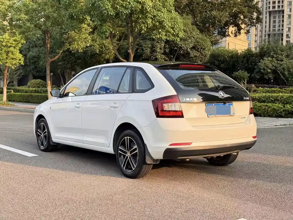 Skoda Rapid Spaceback 2014