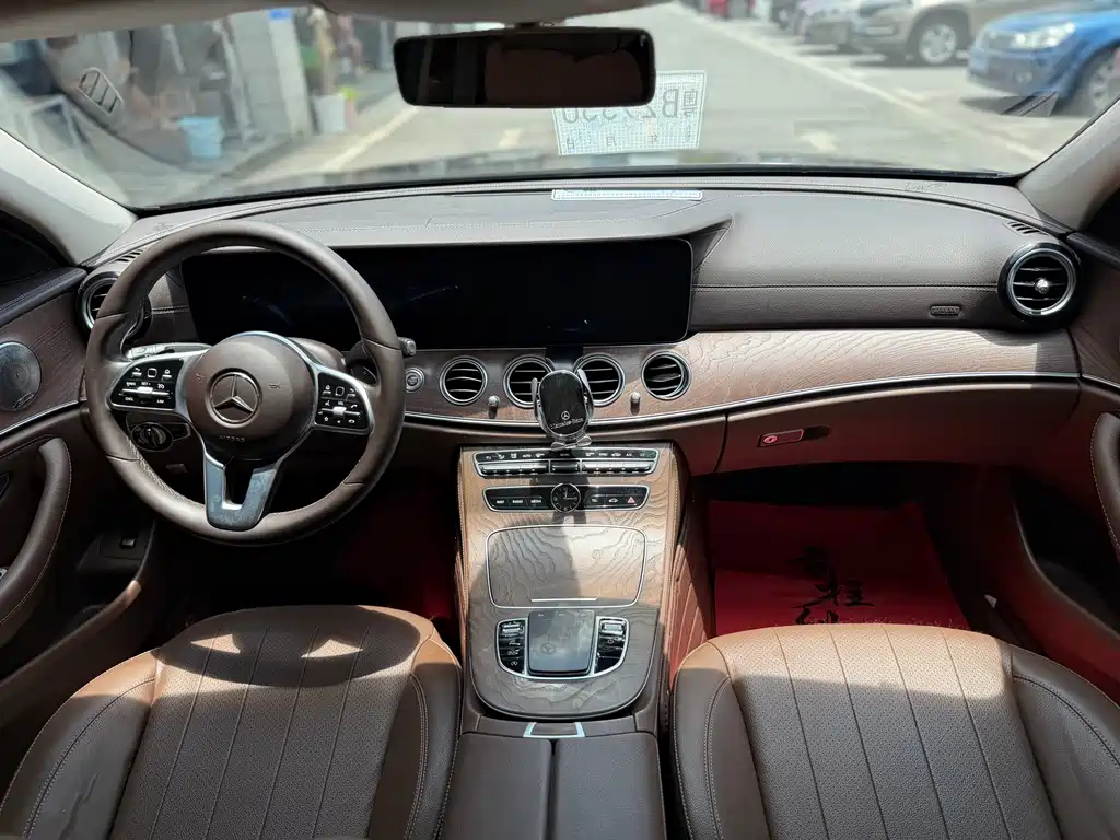 Mercedes-Benz E-Class 2019 — фото 14