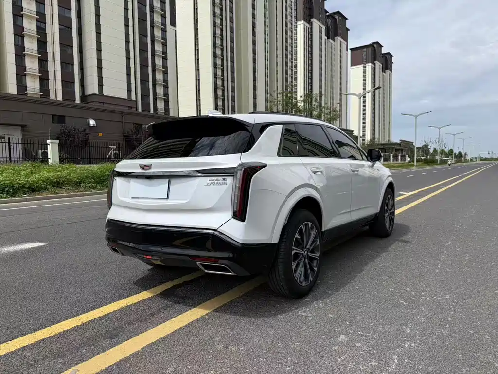 Cadillac XT5 2025 — фото 13