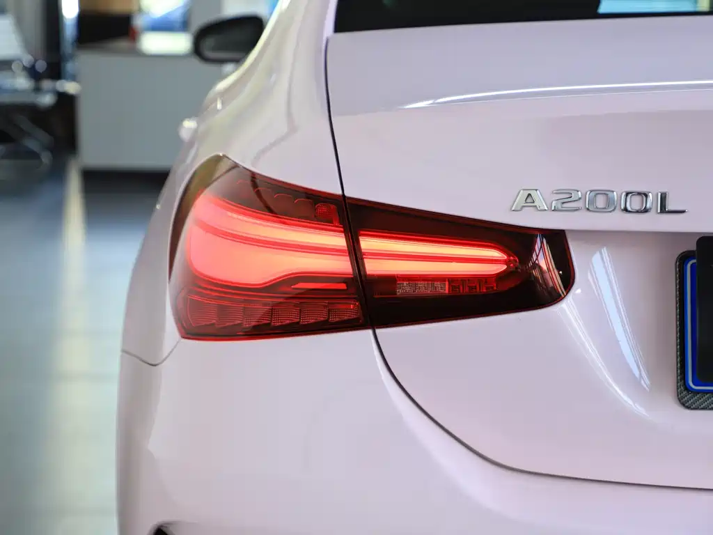 Mercedes-Benz A-Class 2025 — фото 11