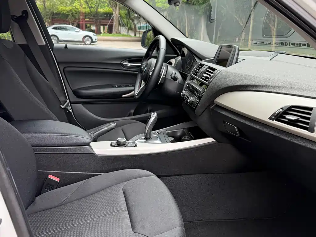 BMW 1 Series 2015 — фото 10