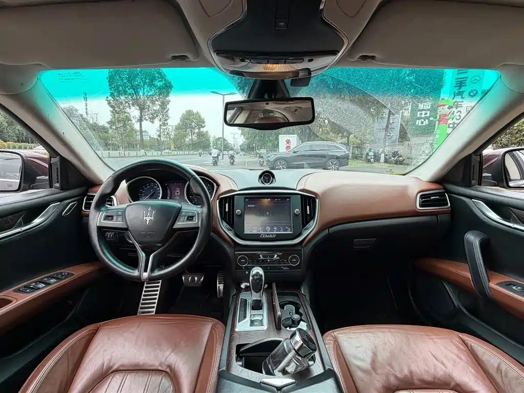 Maserati Ghibli 2014 — фото 11