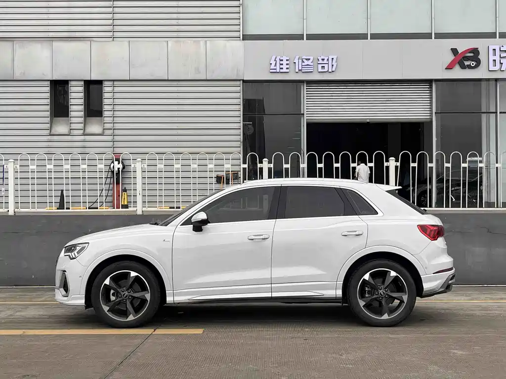 Audi Q3 2022 — фото 7