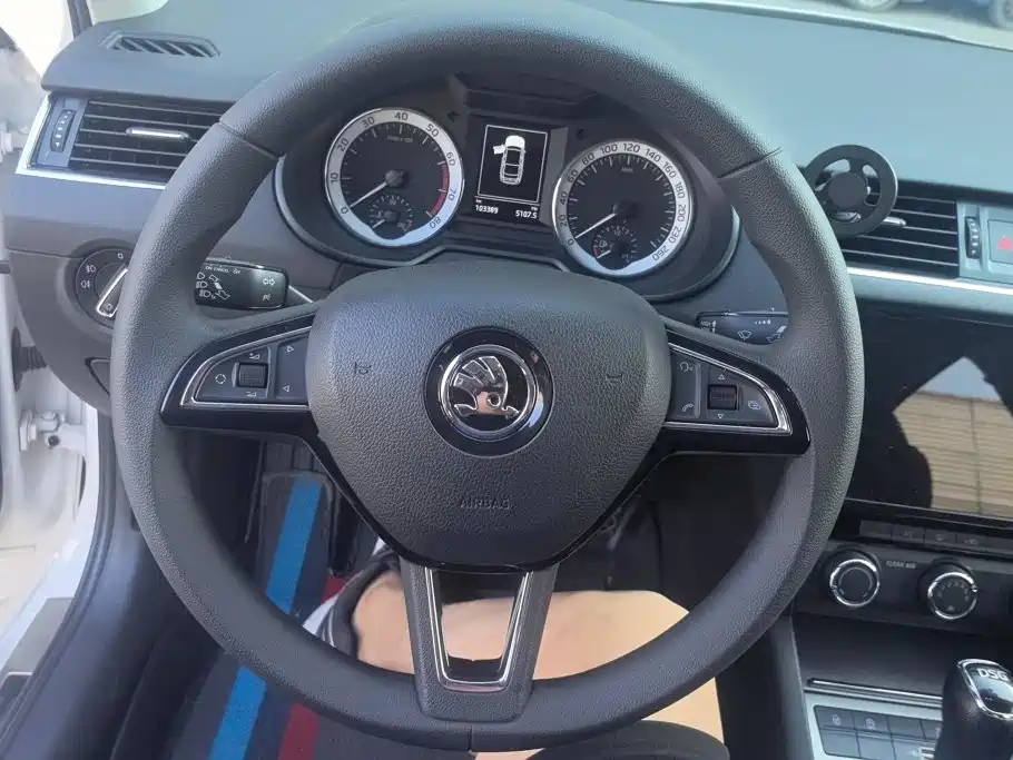 Skoda Octavia 2020 — фото 15