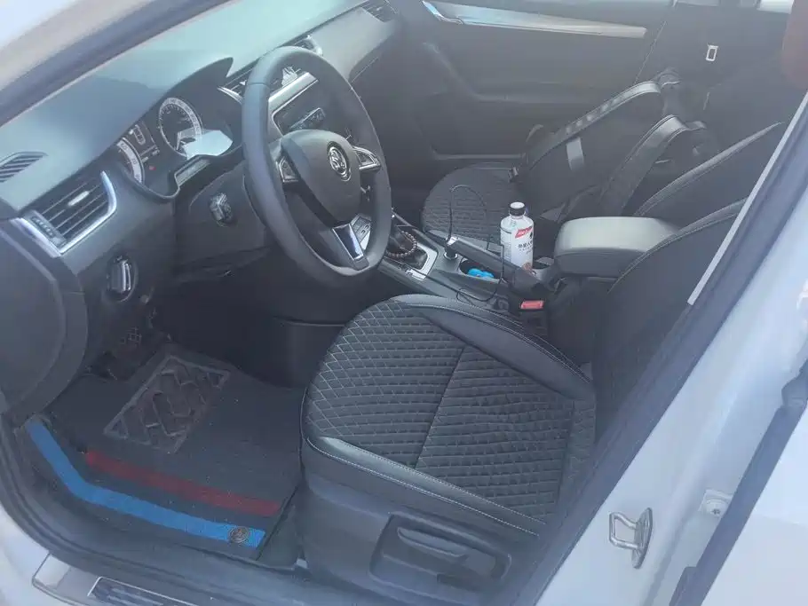 Skoda Octavia 2020 — фото 9