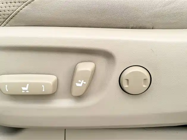 Toyota Prado 2011 — фото 19