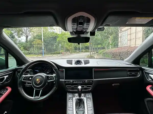 Porsche Macan 2021